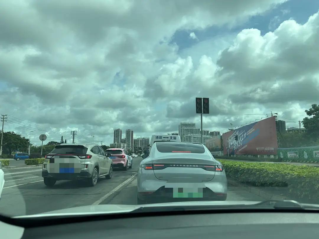 车辆抖动别慌！出现这5个常见原因，多半不用大修原因1：节气门/喷油嘴积碳过