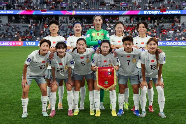 朝鲜队80分钟进球后，有队员直接哭了。中国女足对朝鲜队的第80分钟，朝鲜队打进