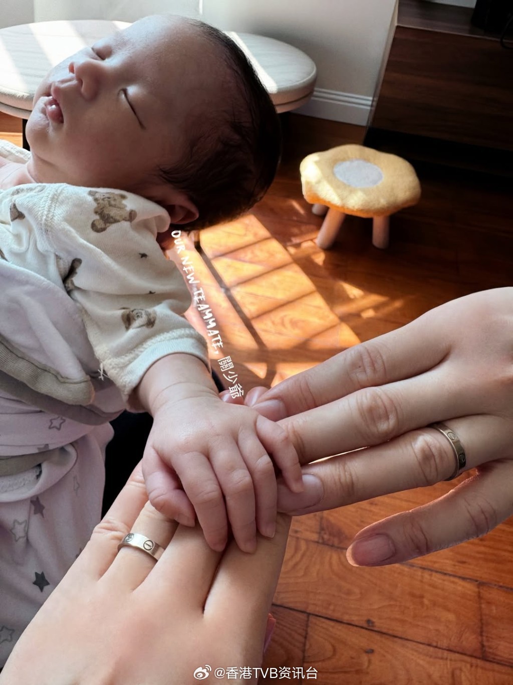 星岛：前“东张女神”利颖怡儿子百日宴感触多　揭初为人母想得太简单自责陷崩溃前“东