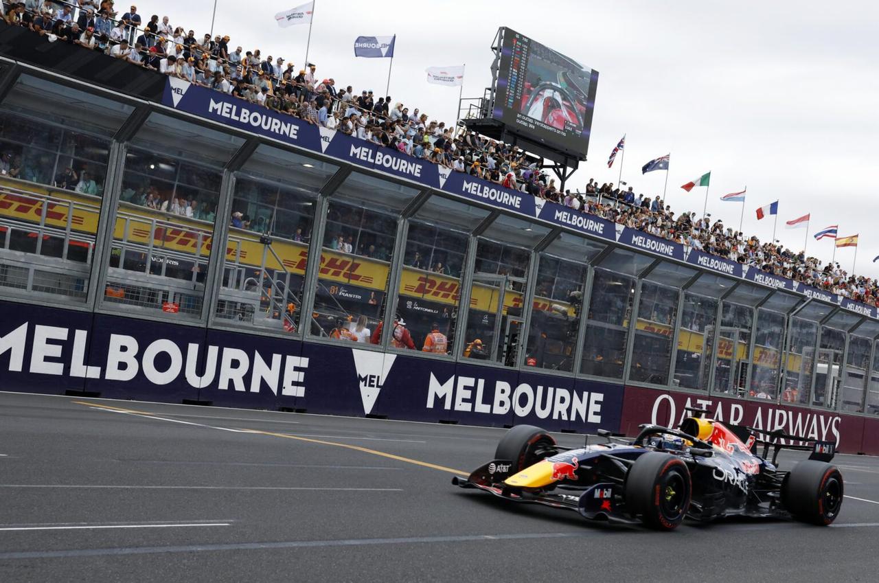 刹车诡异锁死！维斯塔潘自曝“一辈子没遇到过”，赛后检查结果万幸维斯塔潘在澳洲大