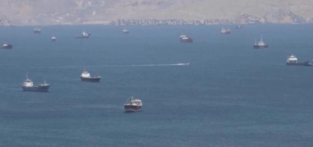 阿联酋出口石油有两条通道，从阿联酋目前退出欧佩克要增产石油产量的情况来看，阿联酋