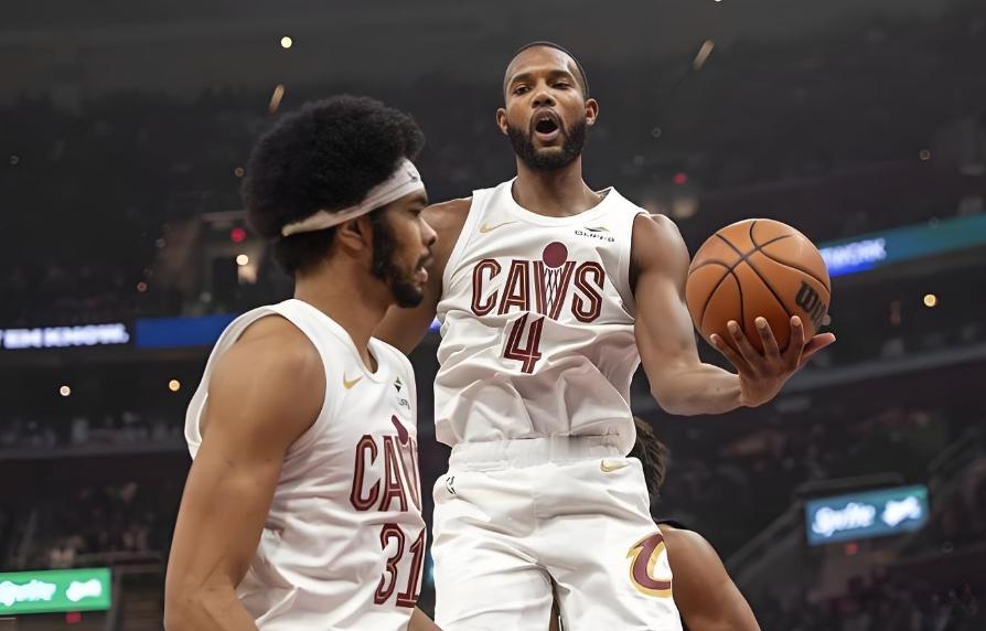 骑士现在最大的问题，就是内线被打爆了！阿伦和莫布里常规赛表现很好，但季后赛高强