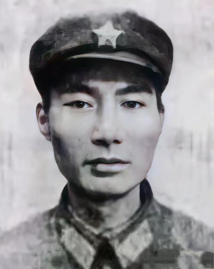 老山二等功臣冯国君烈士，江苏省南通市崇川区八厂乡人，1963年生，1983年入伍