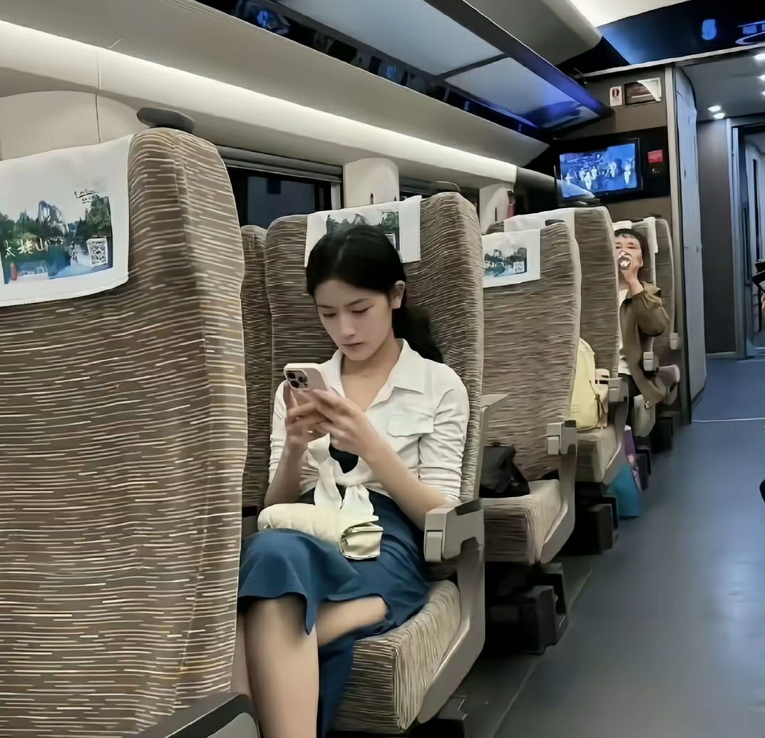 从这穿着气质，你觉得她是干什么工作的​​​