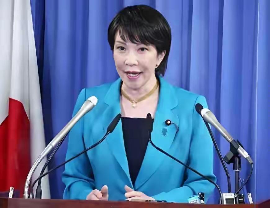 知错了？特朗普亲自施压，美航母驶离日本，高市早苗：我负有责任“负隅顽抗”了半