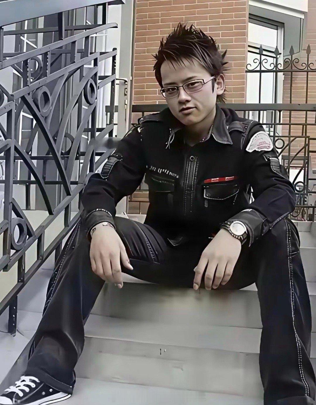 还是谢娜美商高，把老公张杰从非主流小伙爆改成顶流帅哥