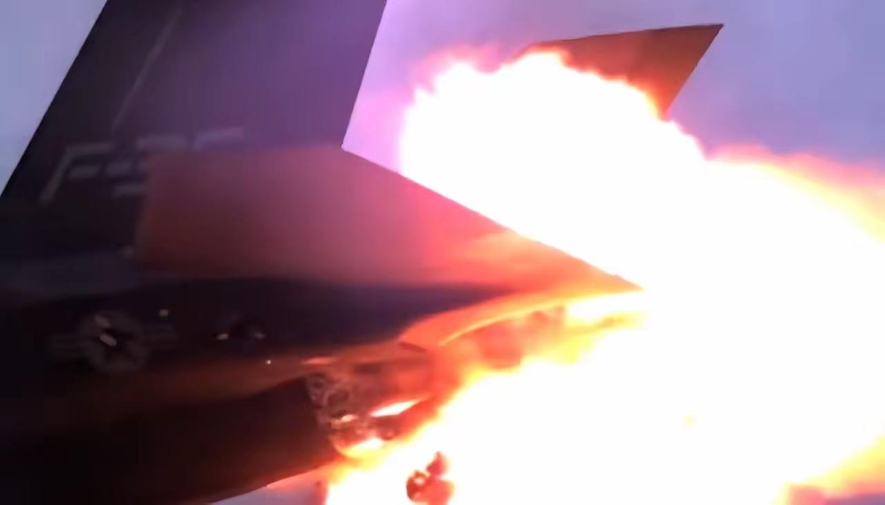 F35A缺中国稀土果然不行？遭导弹袭击迫降前，光电稀土几乎毫无作用。这架号称