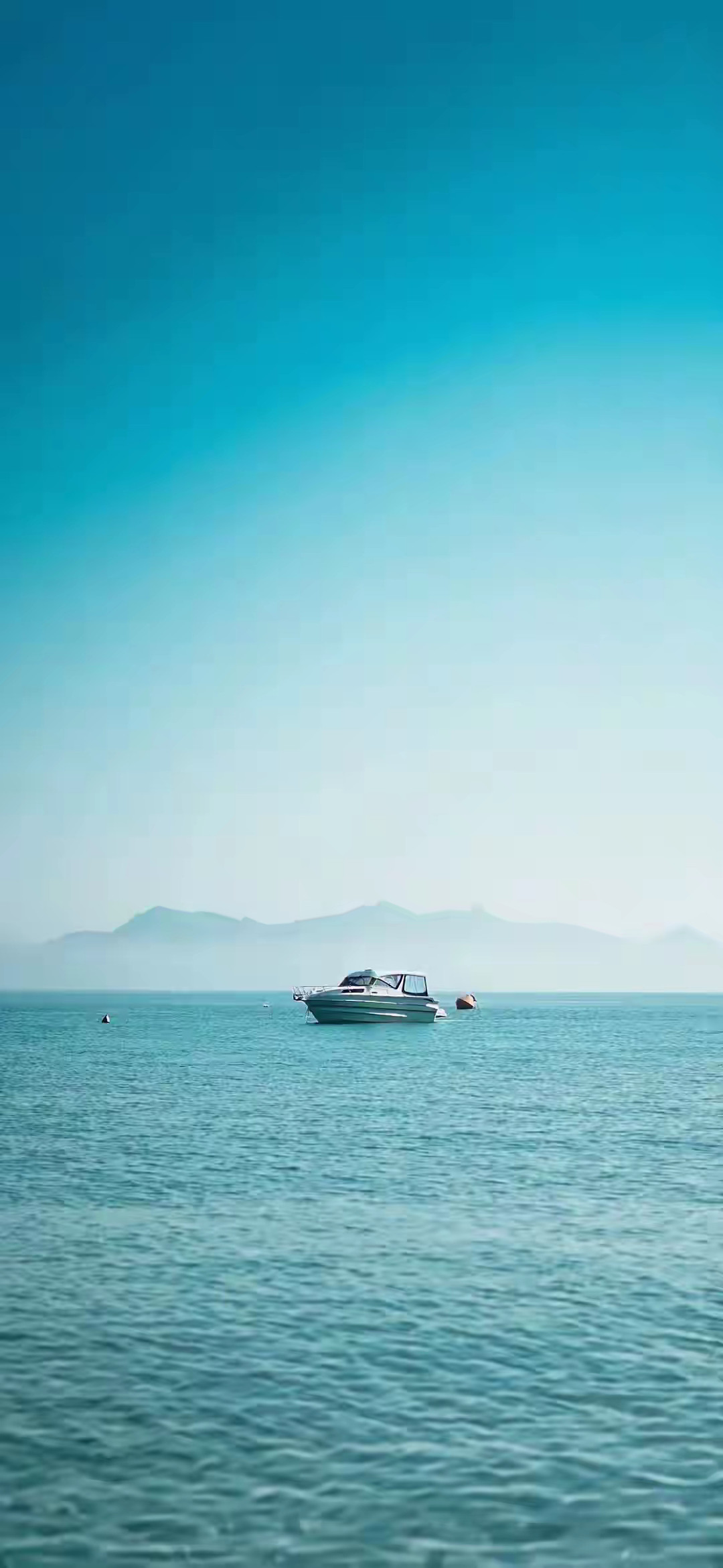 心理医生说：“人就是要靠疯狂爱上什么东西，来维持生命力的。如果你穿衣服只是为了保