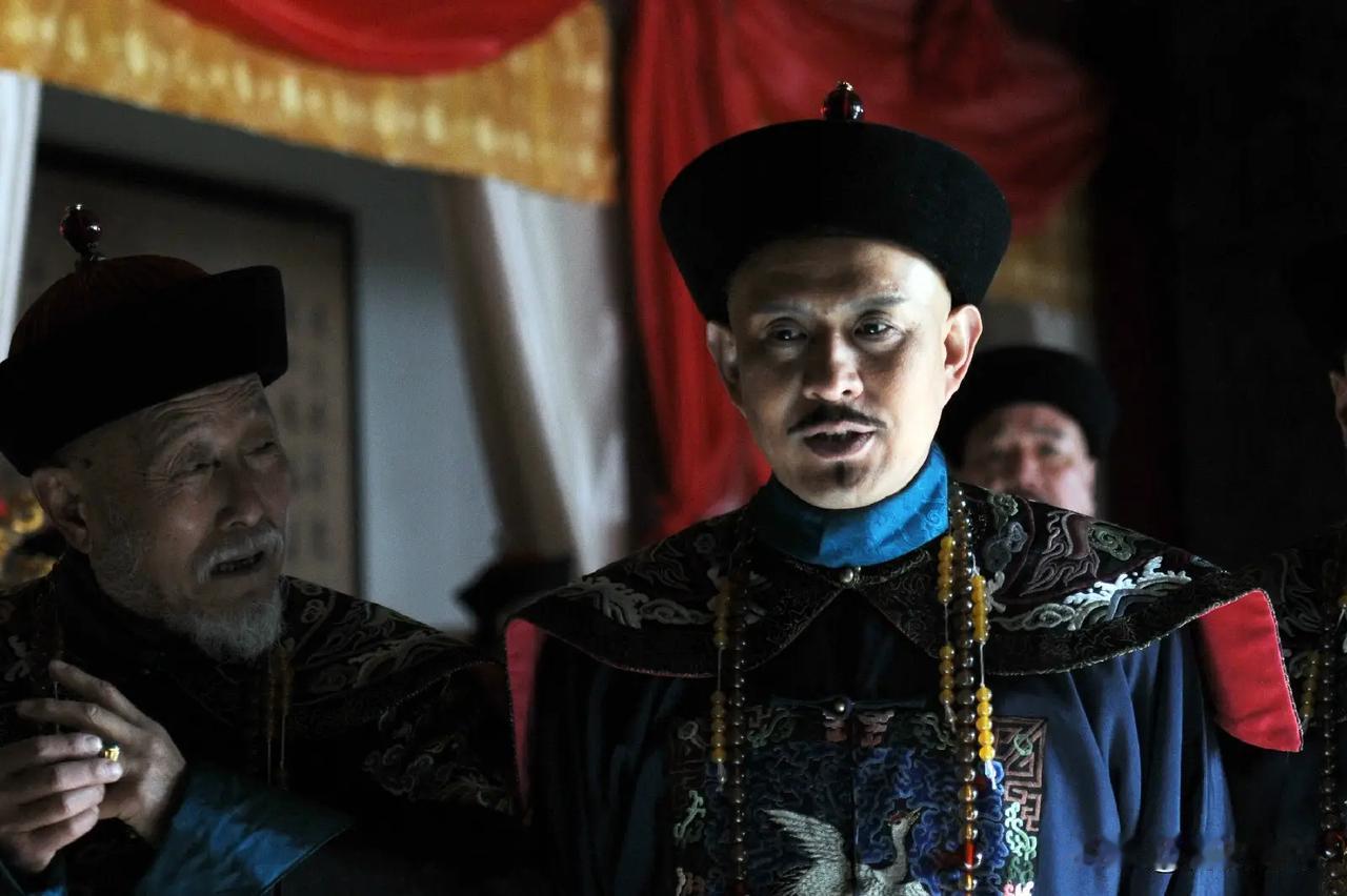 乾隆四十五年，云贵总督李侍尧因贪污事发，顺利拿到了斩立决。乾隆四十五年的初秋