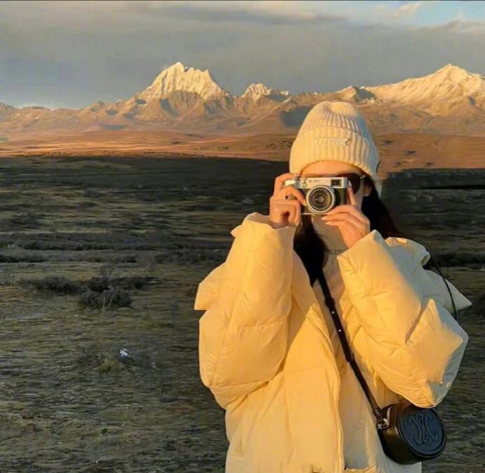 三毛说：“人这一生，匆匆而过，若说真有所图，也不过是一份温暖和惦记。”