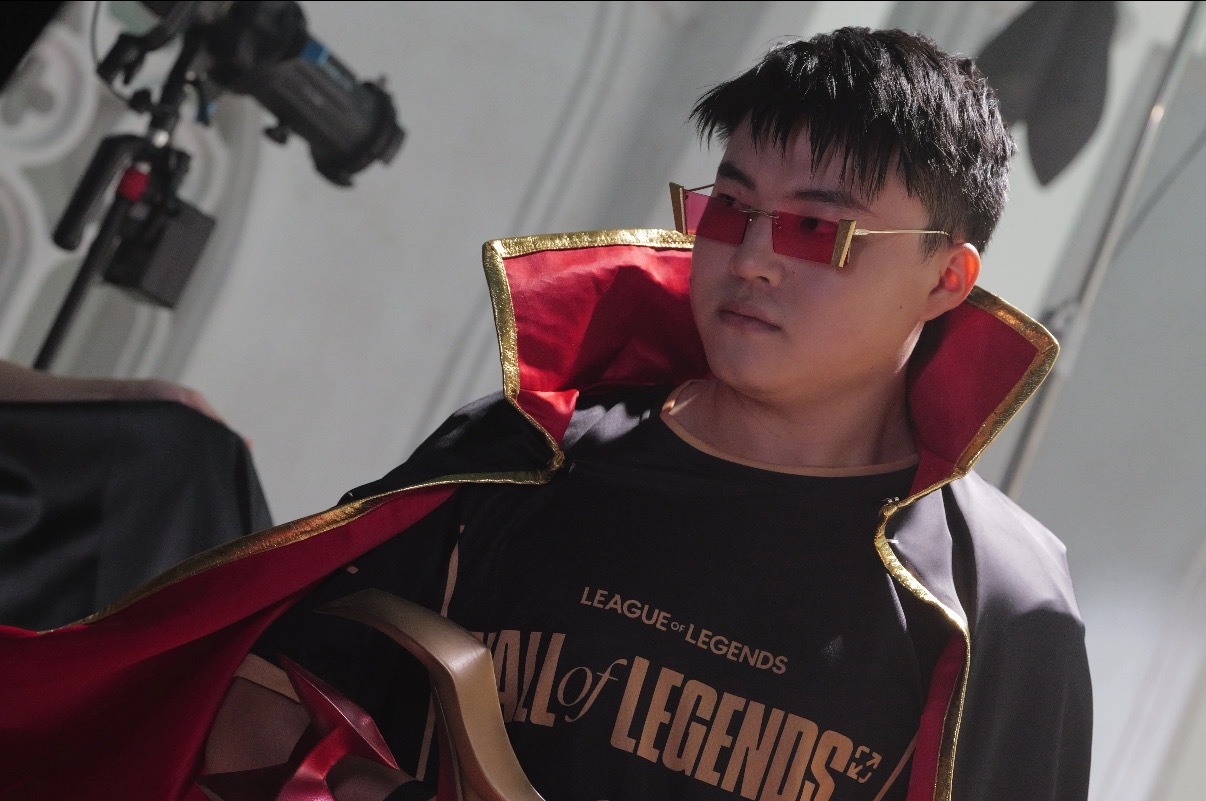 Uzi复出成绩没有，老人都休息，为了维持热度天天把已经二胎的Uzi拿出来涮，L