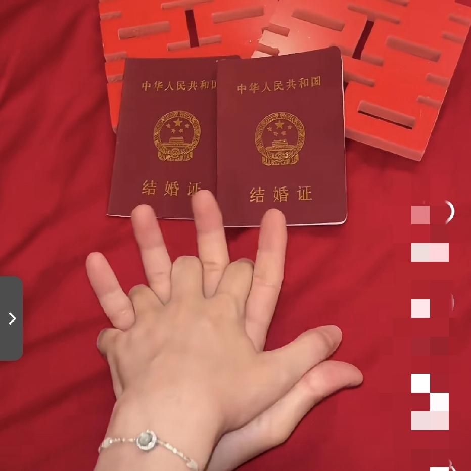 大三女生意外怀孕，去医院一查，竟然是双胞胎。男生当晚就给家里打电话，他家观念传统