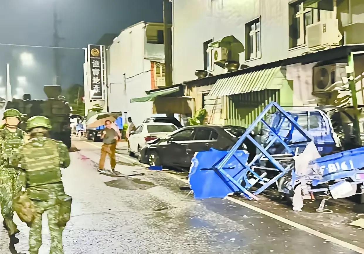 台岛突然报告噩耗：台海出现一个危险现象！台军军演向海峡开火，不料下一刻彻底破防