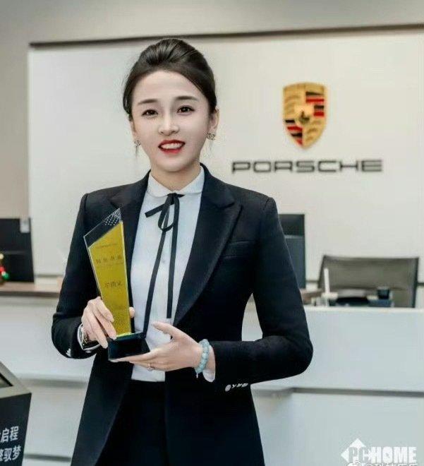 青岛有位保时捷女销售卖到了全世界第一，还挺厉害的。可现在保时捷国内整体卖得不如以前，还是有很多人会买