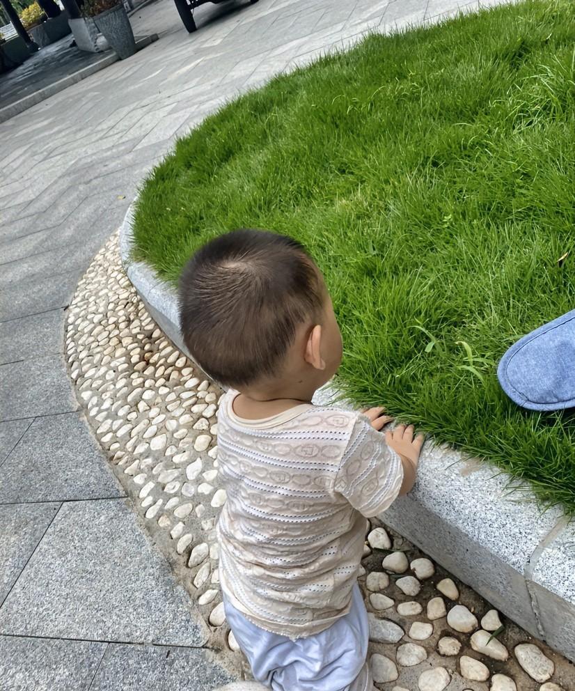 带娃以后才知道：1.带娃出门一定要做好，不止大人要防晒，小朋友也要防晒。2.
