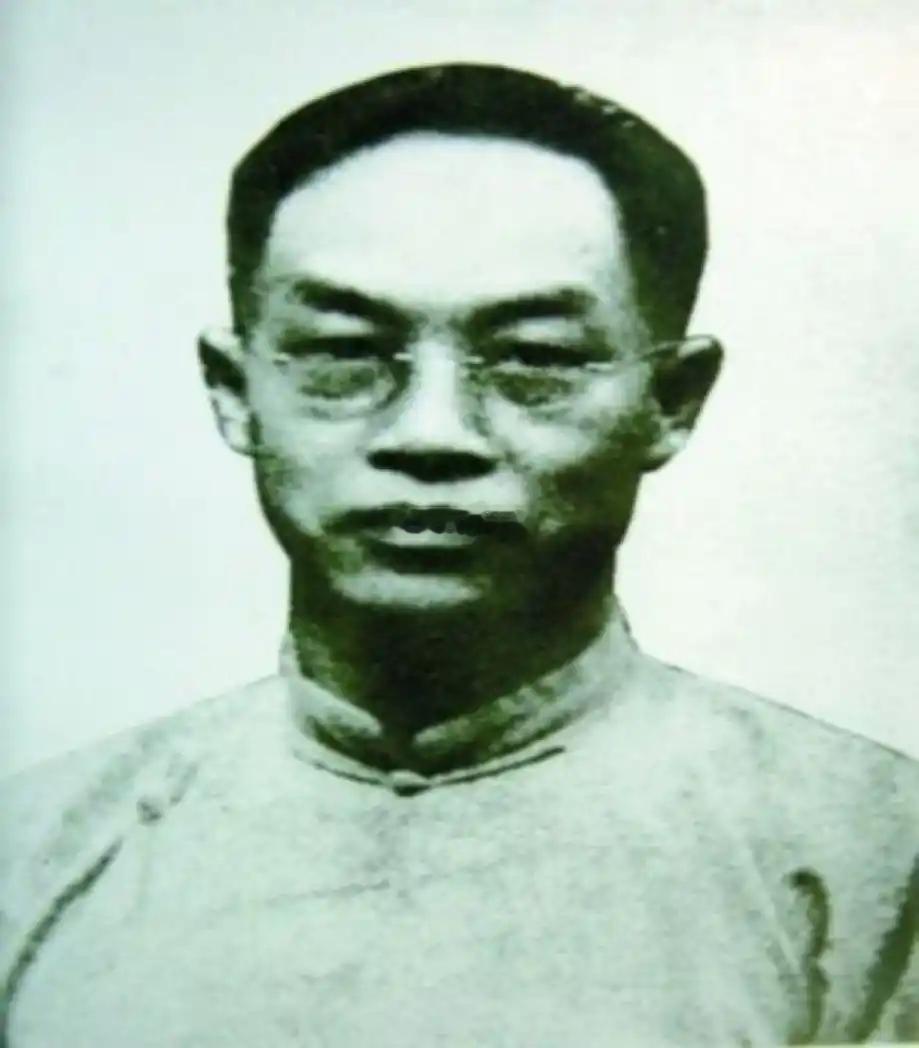 上次讲许广平家，还落下了她另一个堂兄许崇清。这位在北方可能听说的人少，但是在广东