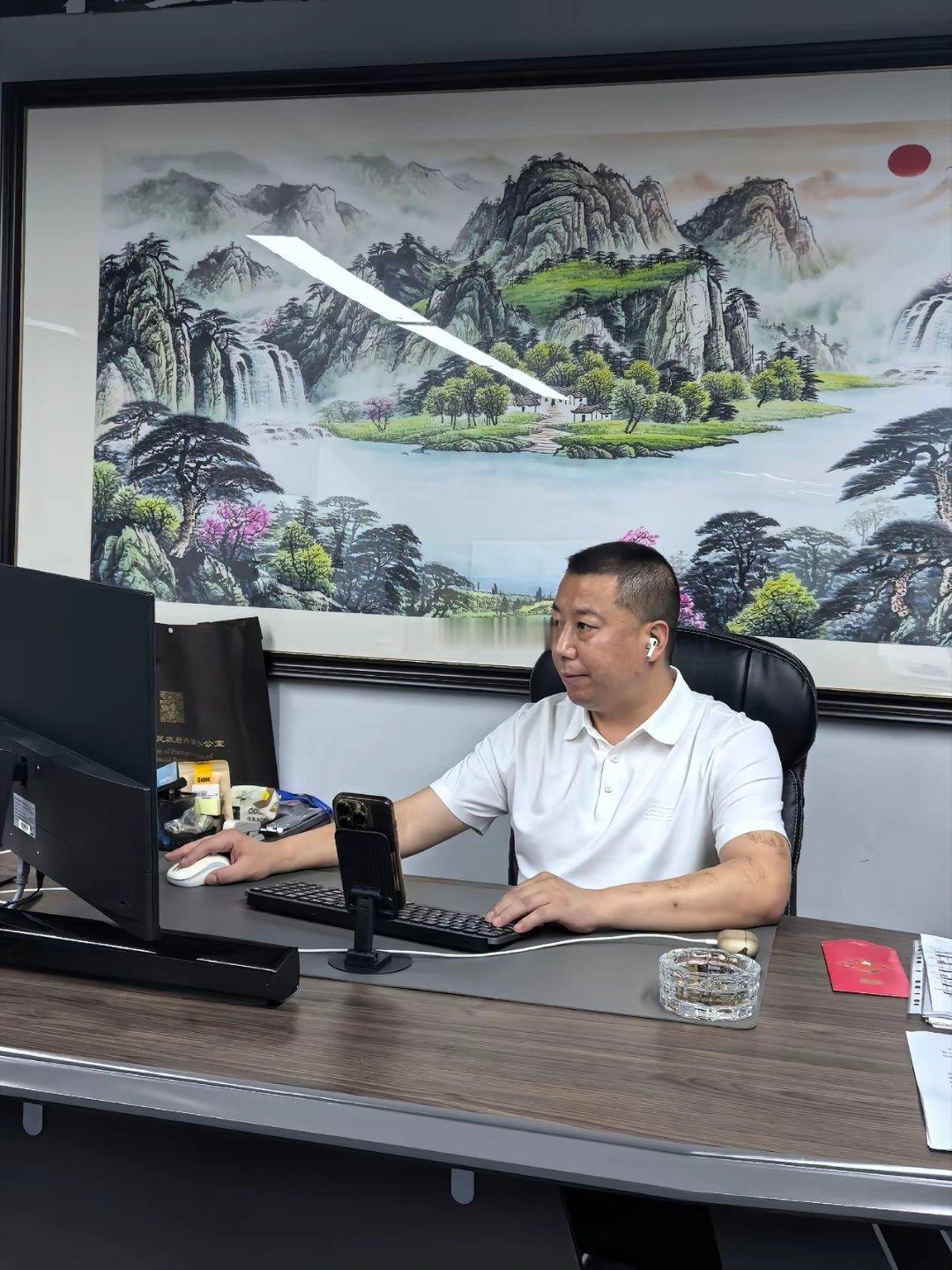 早上爬山回来没来得及换衣服，别笑话我哈