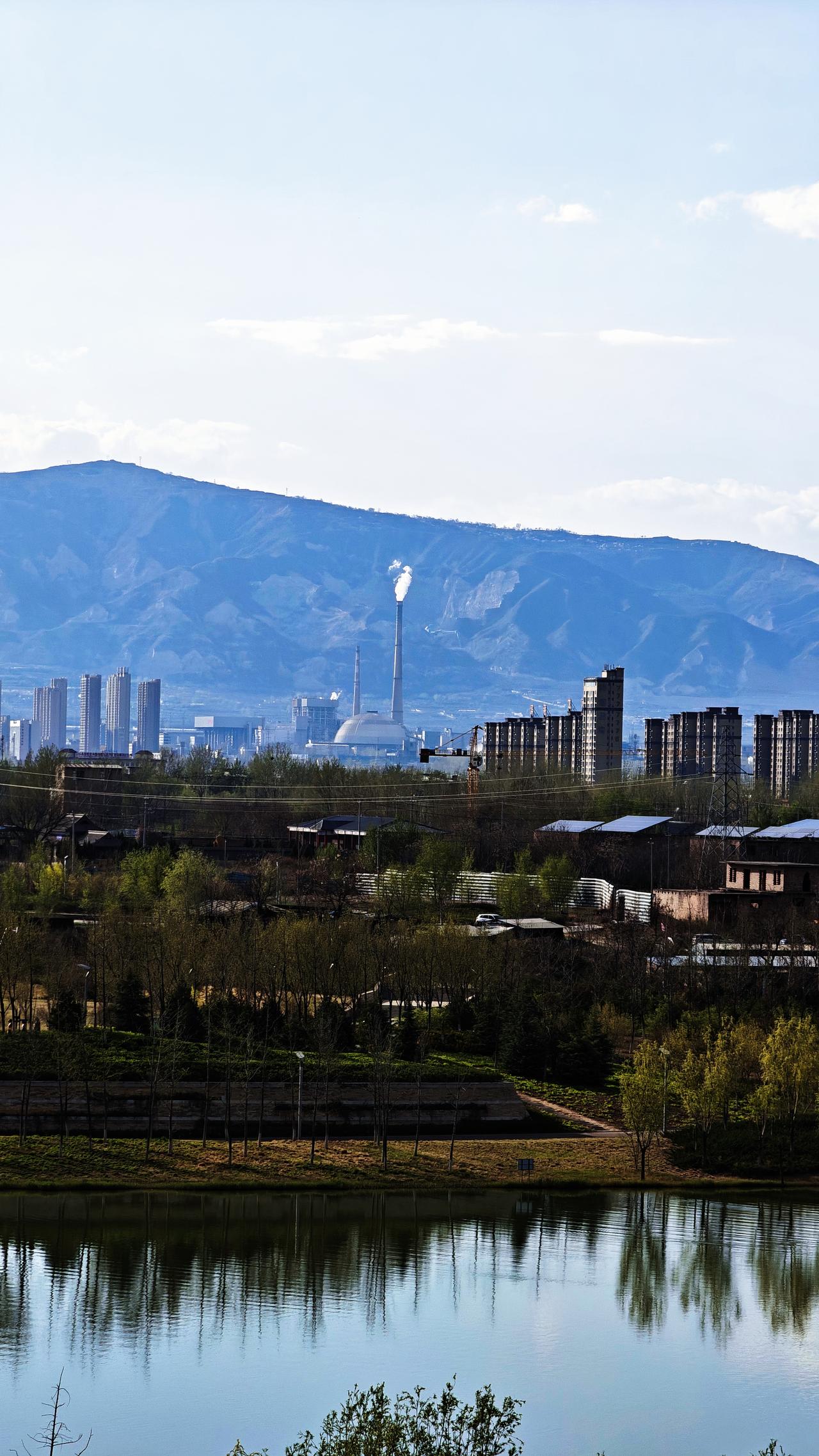总是想身临其境感受一下镜头那边的繁华与落寞手机摄影