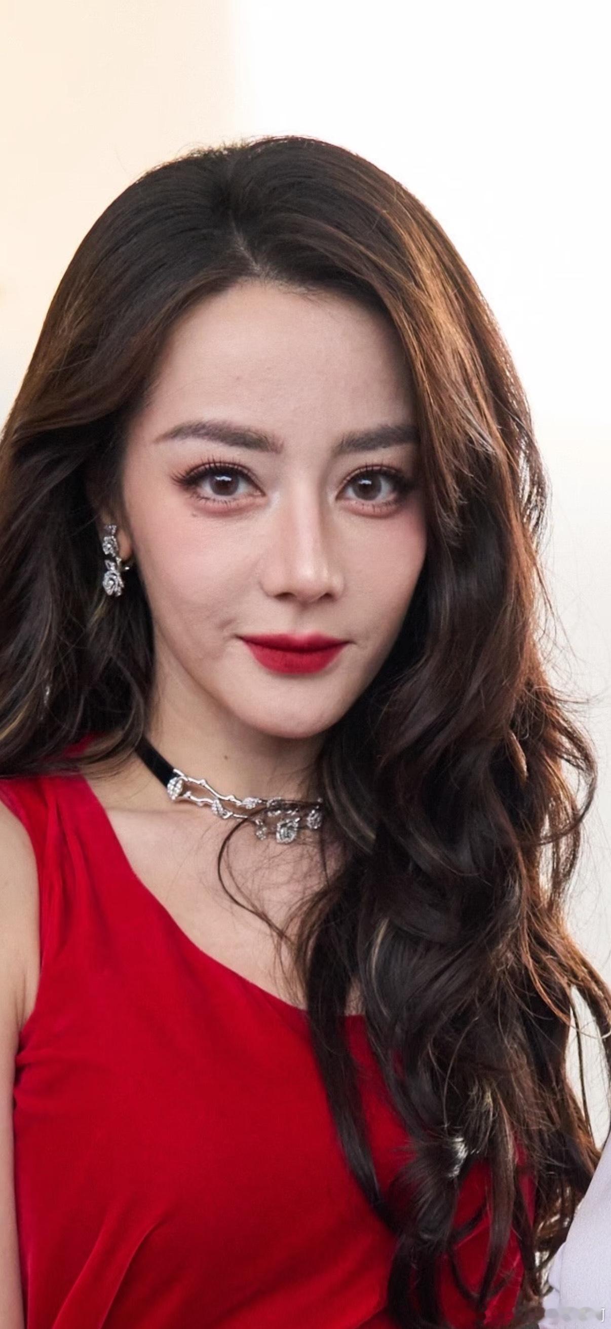 热巴这生图明艳动人好美啊，五官好大气！热巴美热巴生图