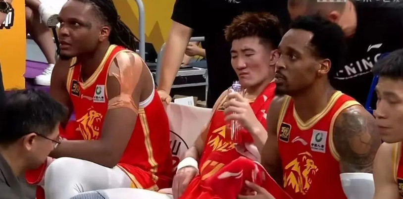 再看四川队，可是上赛季CBA冠军又+周琦，却输给浙江队，也验证了球迷说的，广厦上