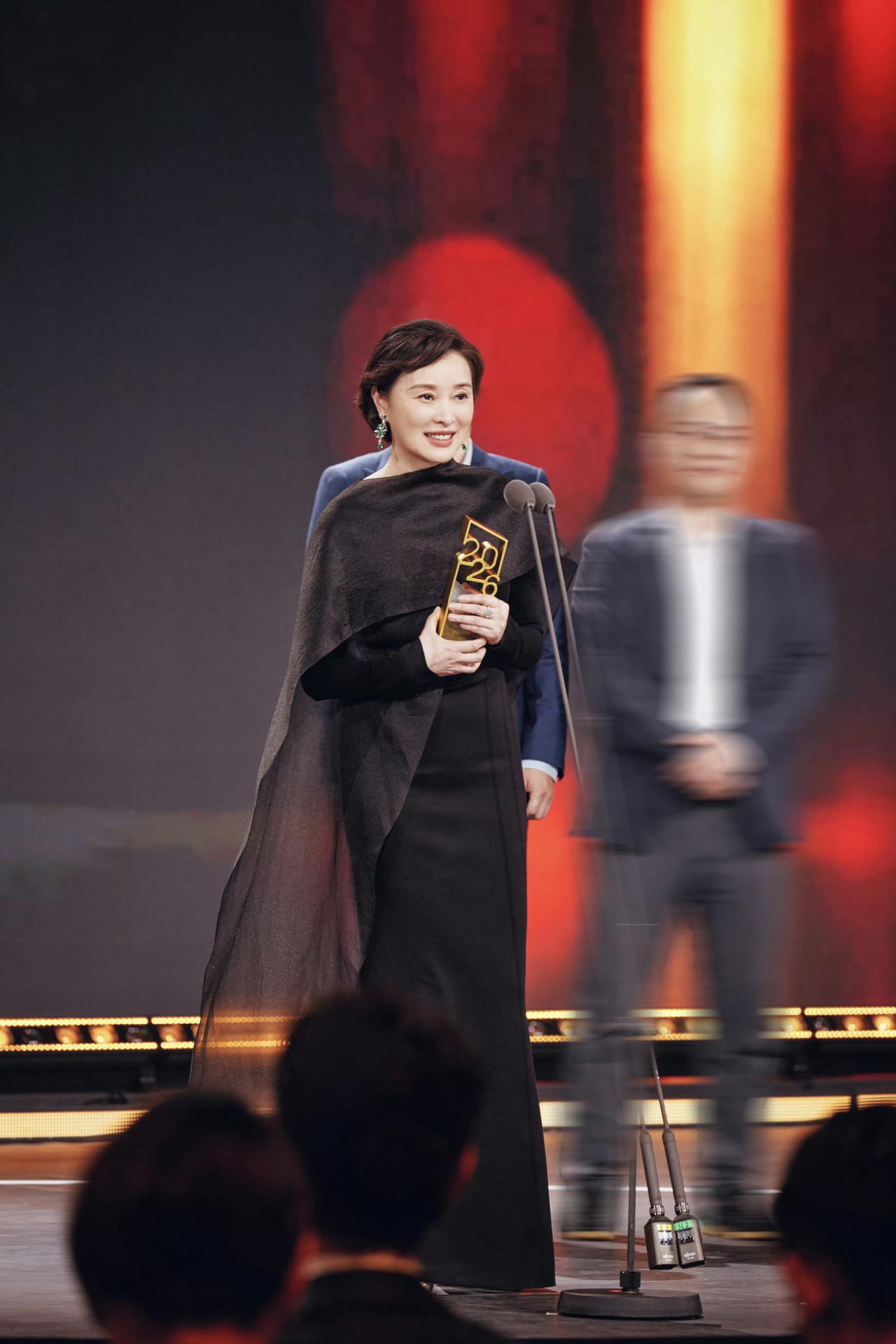 吴越的含金量还在暴涨！入行30年零绯闻，不靠综艺只靠演技封神娱乐圈有一类演员