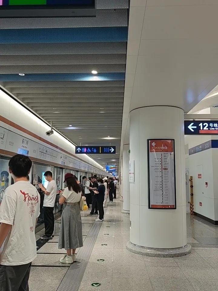 早上吃饭，我跟领导说，你以后要少吃精制碳水。他回答我，老祖宗大米白面吃了几千年都