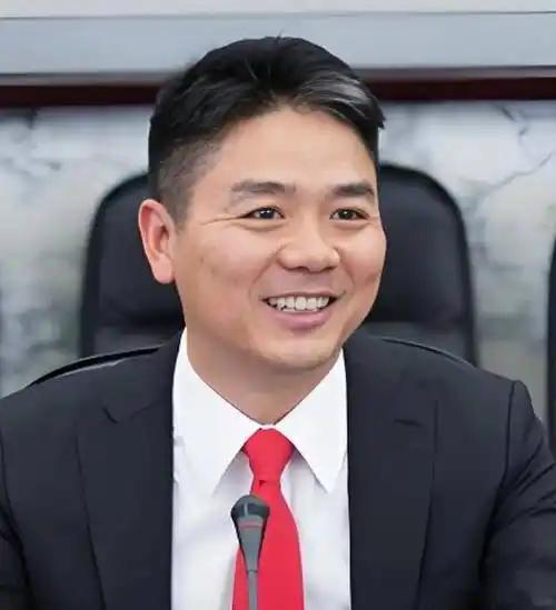 就在1月29日，刘强东又给光明村发放年货了，这已经是他连续第12年干这件事。