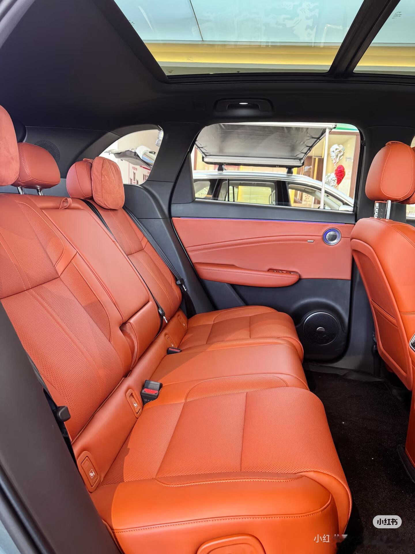 续航新标杆！红旗HS6PHEV获吉尼斯极寒续航认证近日，一汽红旗HS6PHE