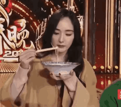 85花正当红，且来瞧瞧她们的演技杨幂吃面条时，一根接一根地送入口中，嗦得那叫