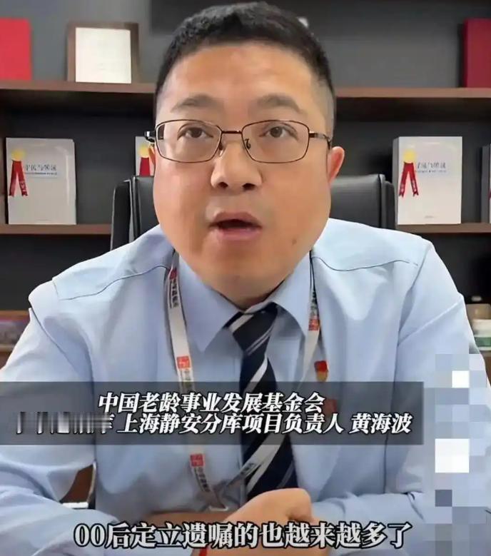 上海，一名19岁在校男生，爸妈早些年离婚且都重新组建了家庭，平时很少管他，跟他感
