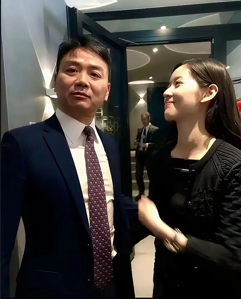 京东创始人刘强东，实在是很多男人奋斗的目标，事业成功又有感恩的心，特别是不忘故里