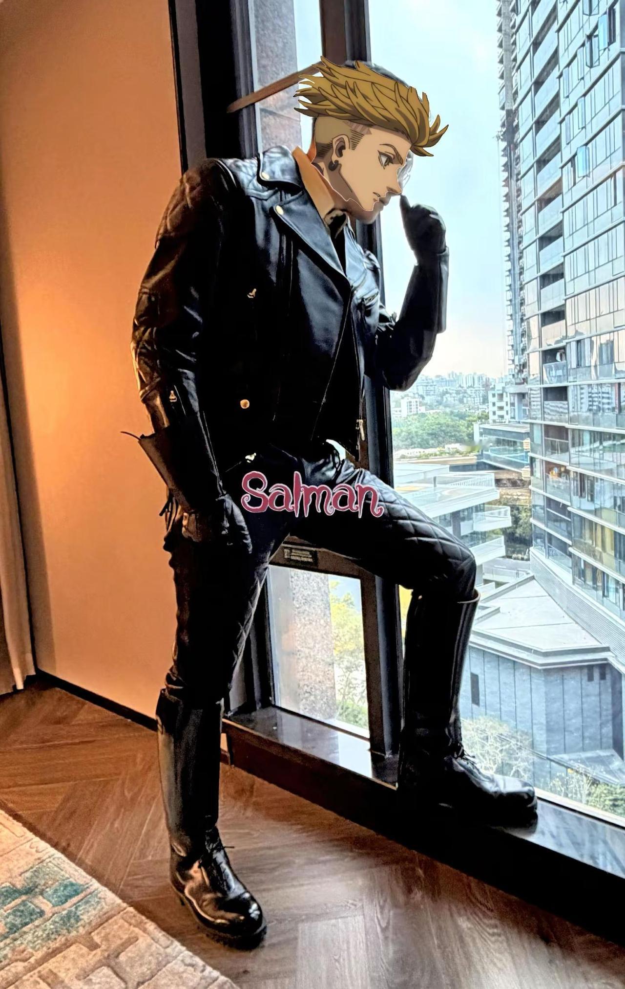 穿上战衣。制服皮衣马靴皮革