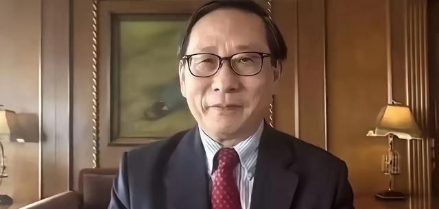 高志凯扶了扶眼镜，对着澳媒主持人说了一句让全场安静的话：“太平洋不是哪个国家承包