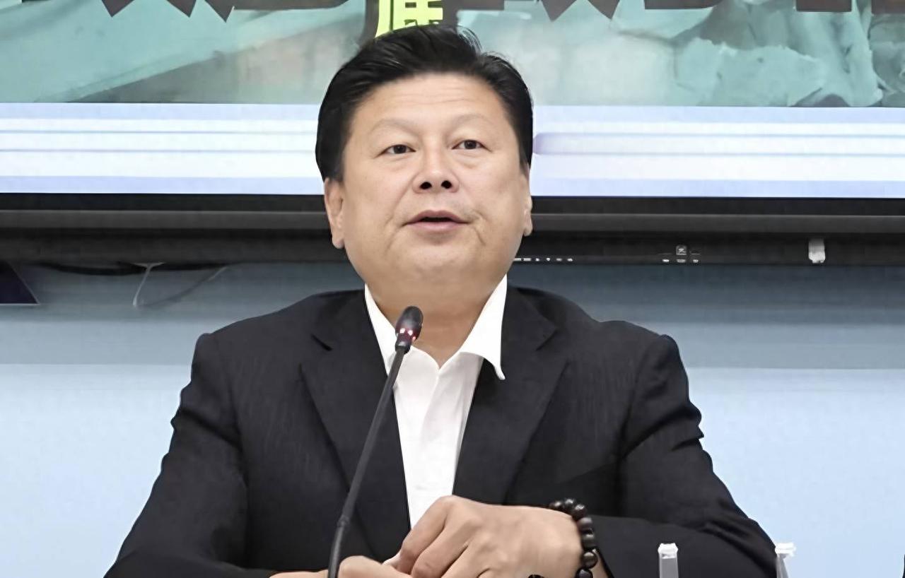 傅崐萁遇到大麻烦，国民党票仓花莲县正遭多股势力围剿，民进党安插的棋子已经就位。郑