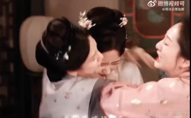花开锦绣预期违背九小姐真的很清醒，她完全知道自己要什么。反观赵凌真的很纯情了，他