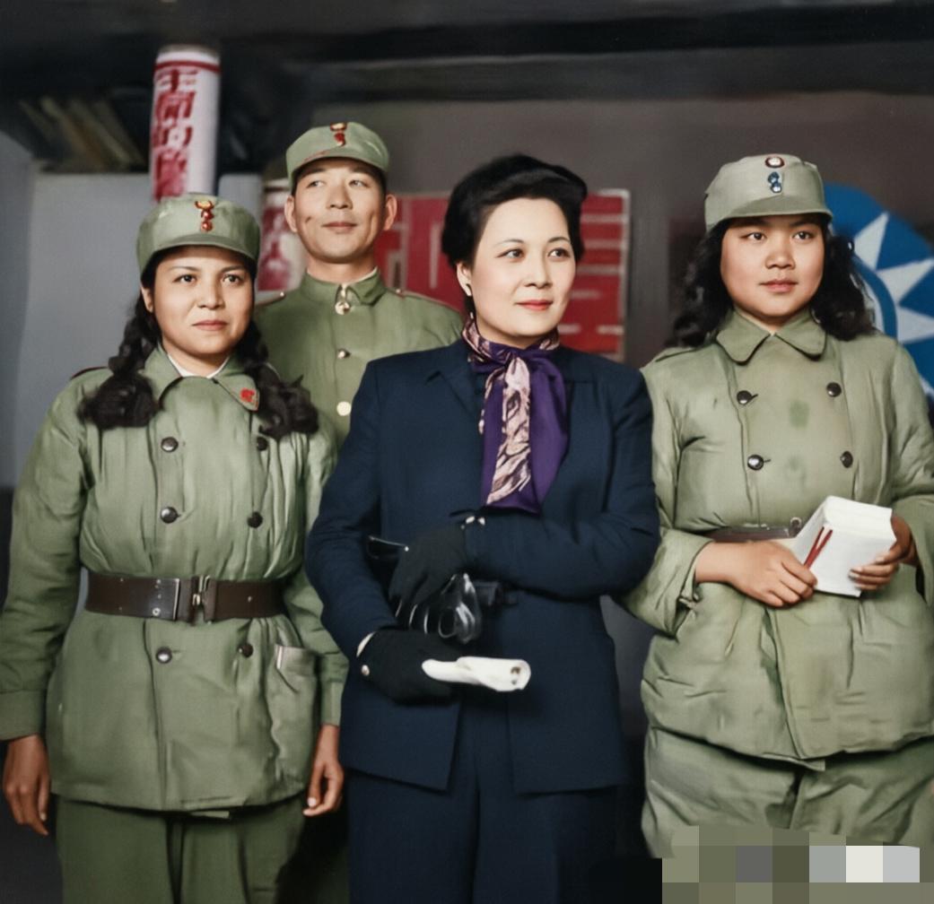 不要被电视剧骗了，这才是国民党女兵的真实容貌，这才是国军军装