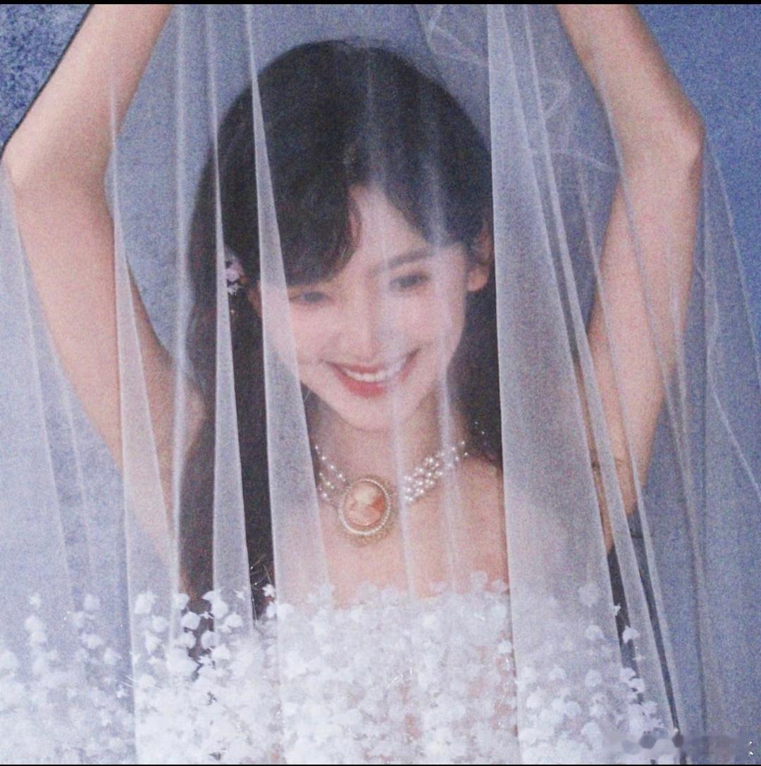 今天不用鼓风机，因为有码头的风🌬分享一组章若楠的头像呀~宝宝们请笑纳章若楠|