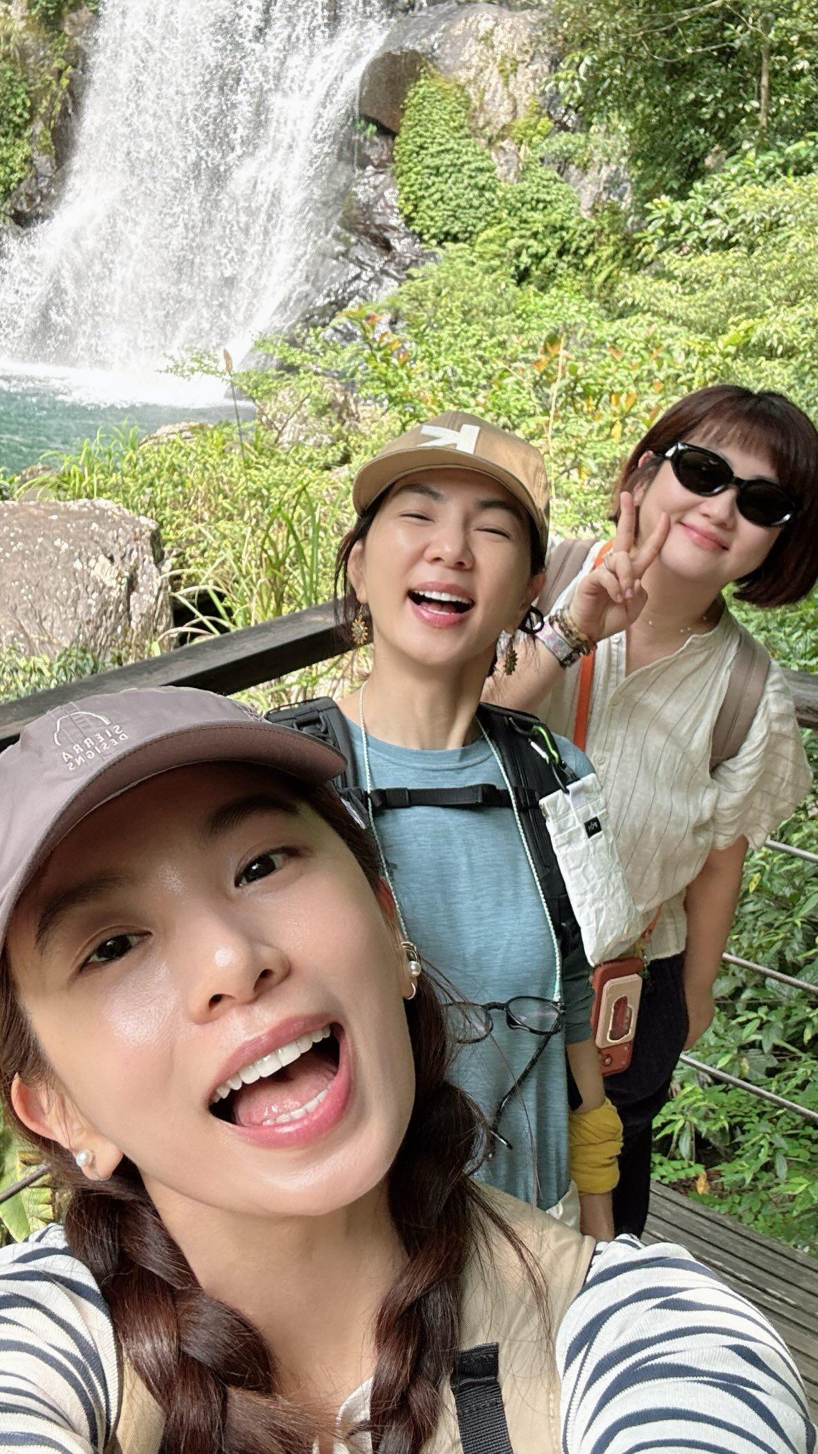 SHE合体，化身“瀑布少女团”she合体