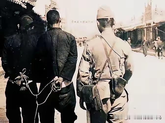 1943年，大汉奸刘儒明活埋新四军侦察员，师长罗炳辉亲自下令除掉他，张士根认为杀