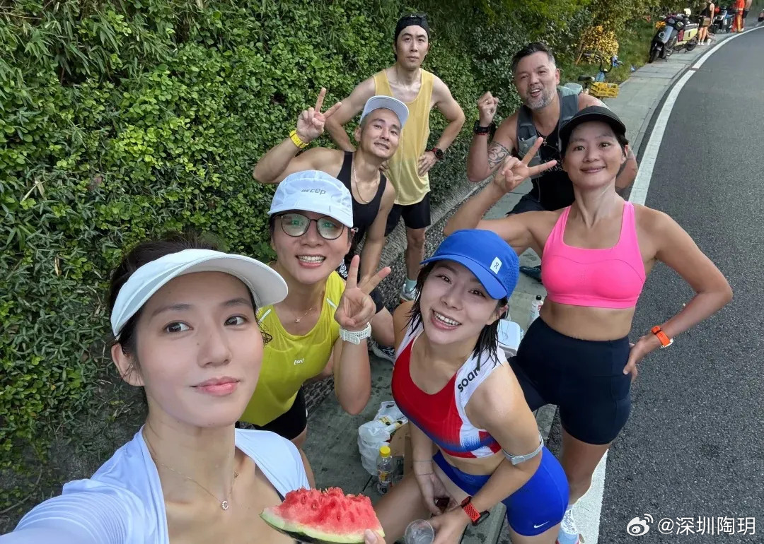 杭州西湖，这晨跑的氛围太好了！[玫瑰]​​​