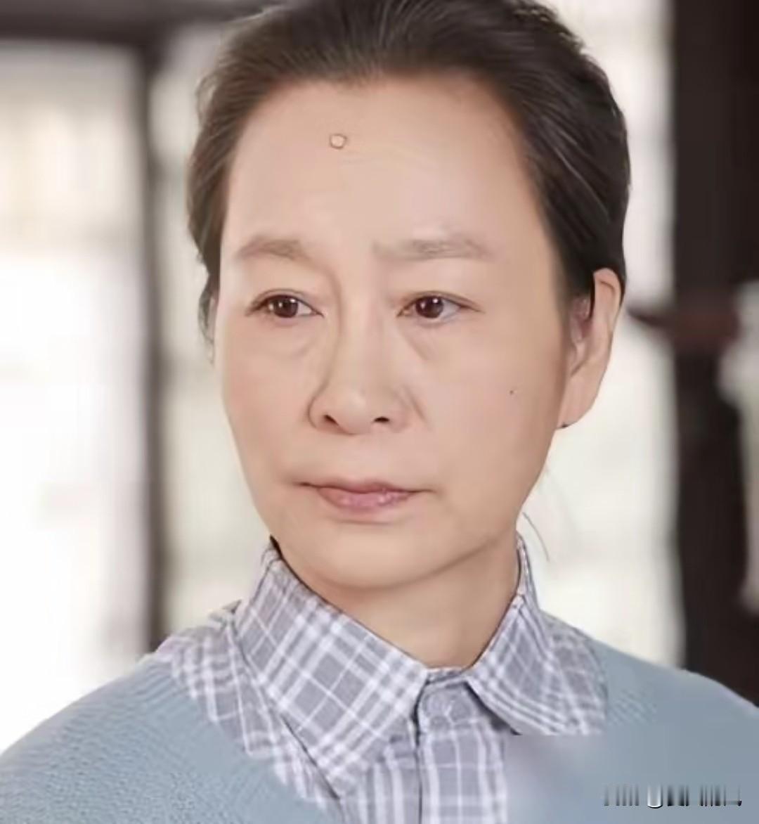 娱乐圈的瓜田永远丰收，奚美娟周野芒这出跨年度大戏，给咱们上了一堂生动的“反转