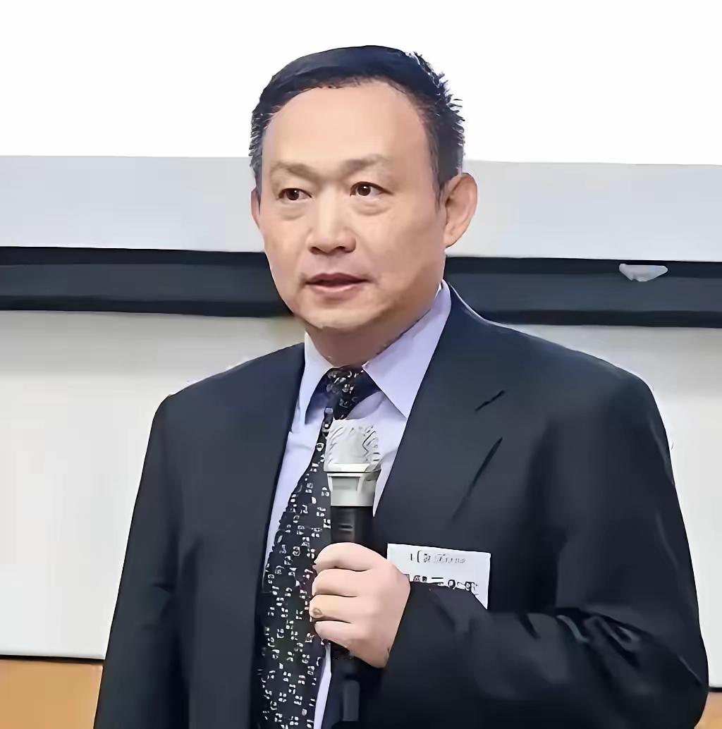 卢麒元一语道破百年隐痛：顶层烂根，再盛的江山也守不住卢麒元这句话，道破百年