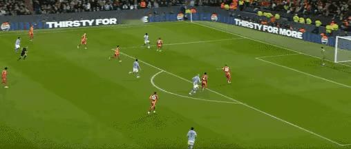 曼城曼城2：0击败加拉塔萨雷强势晋级八强。本场开场不久哈兰德的进球就给比赛定