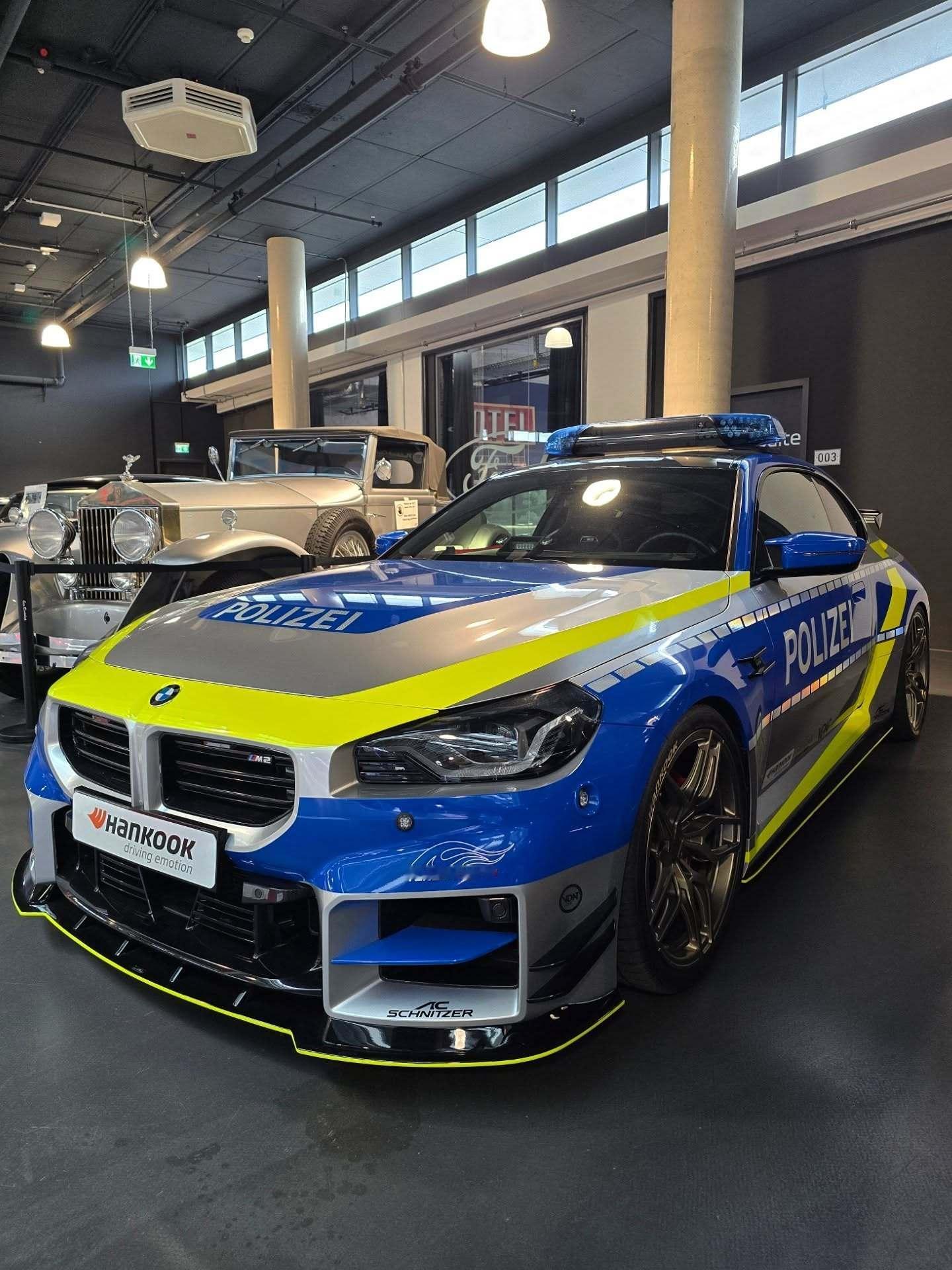 哪个国家的M2警车？还是全套ACbmwsky宝马宝马M2