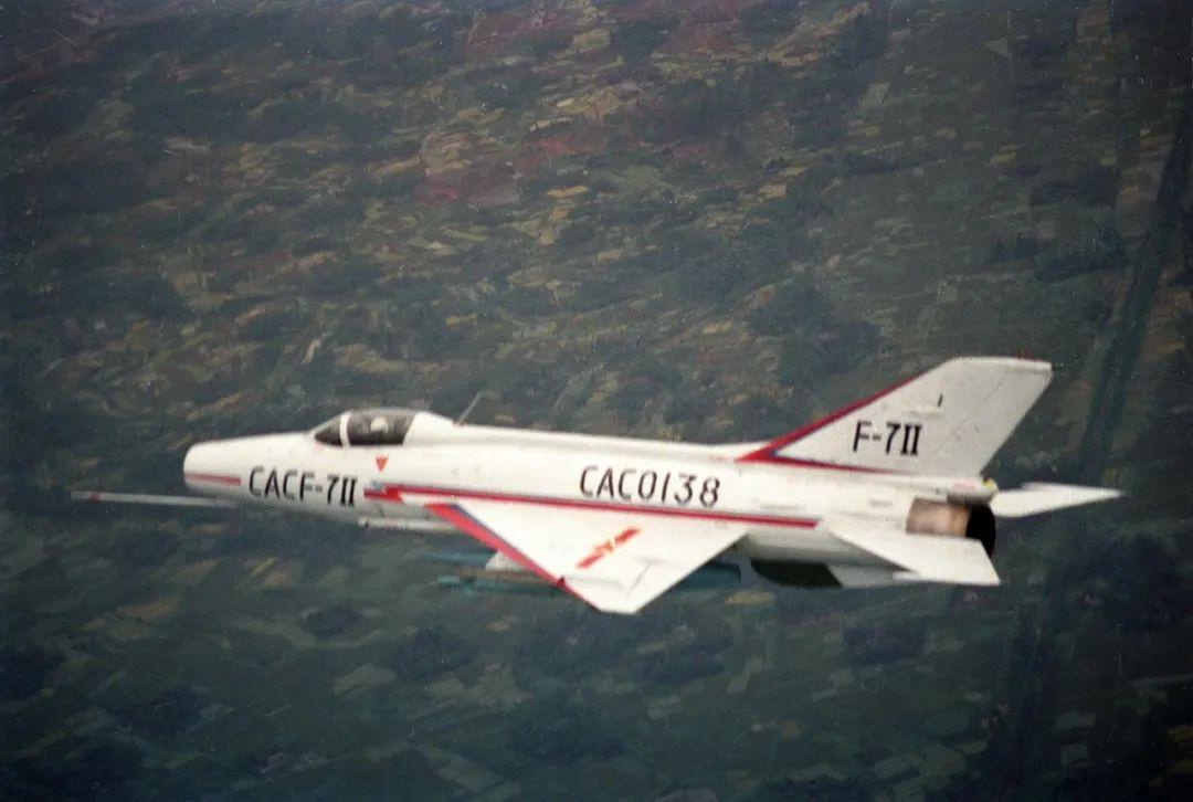 歼七家族第一个大批量生产的型号是？是歼七Ⅱ！1974年，成飞开始研制歼-7I