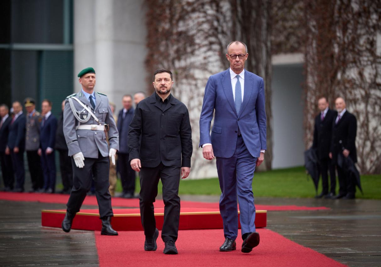 乌克兰逃亡到欧洲的难民惨了！当地时间4月14日，泽连斯基急匆匆跑到德国，和德