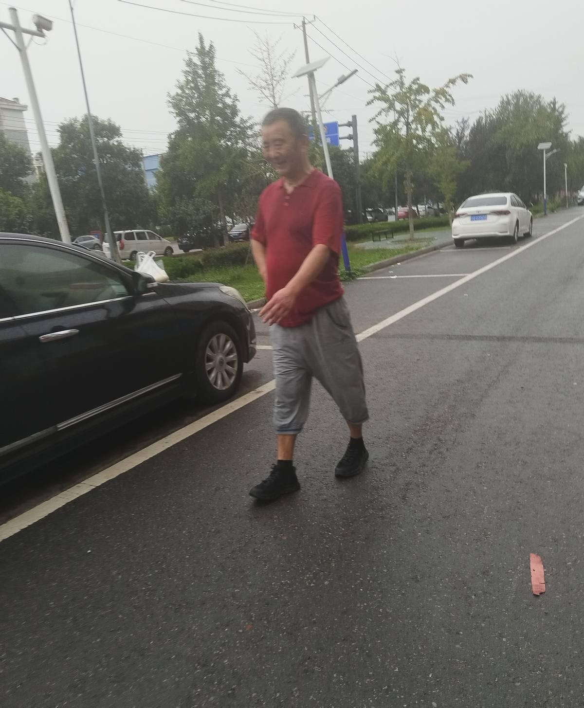 “糖尿病真的是吃出来的病。我家这个邻居大哥就是个例子，他今年六十八岁。他跟我