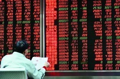 20年稳赚不慌！散户自曝'老黄牛炒股法'：1万块分20份，专啃国有巨头，大跌加仓大涨止盈，每月再投1万躺赚复利