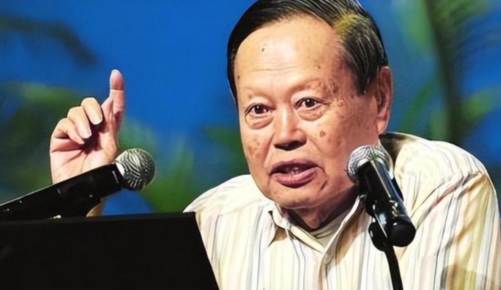美国扣押钱学森，却放杨振宁回国，是杨振宁不重要吗？这个问题，钱学森其实早