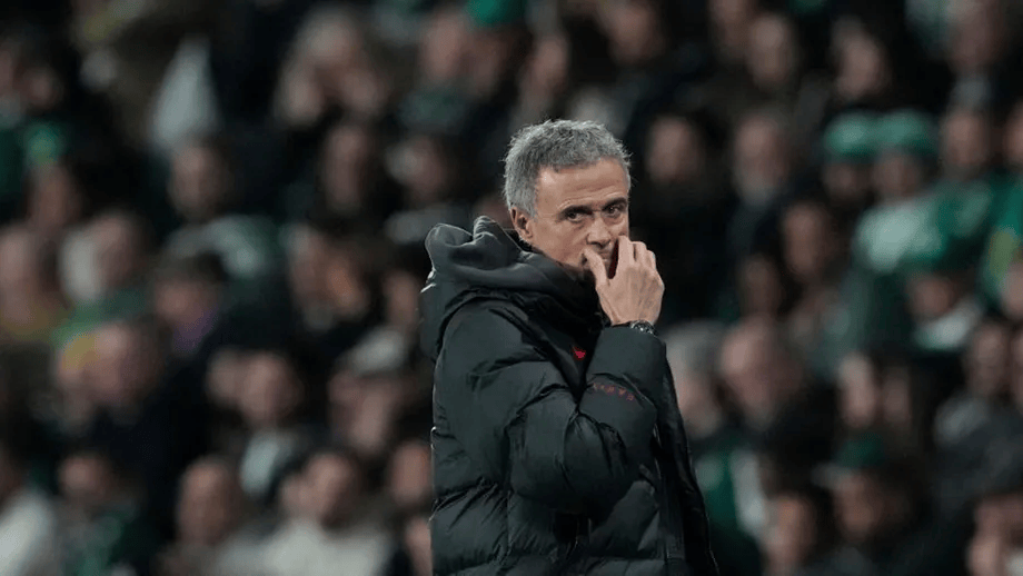 恩里克: 巴黎表现远胜葡体、控制了比赛, 所以理应获胜才对